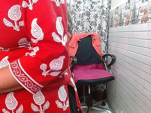 Snapshot of LovingPihu chatting on February 20, 2026, 6:10 am LovingPihu online show from February 20, 2026, 6:10 am