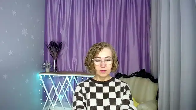 queen a n i online show from June 1, 2026, 8:25 am