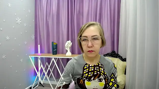 queen a n i online show from November 17, 2025, 11:58 am