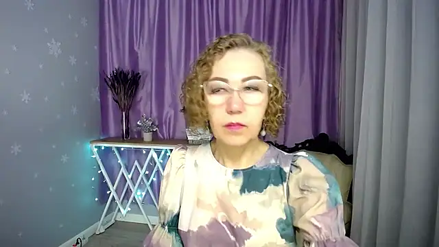 Snapshot of queen_a_n_i chatting on June 20, 2026, 5:56 am queen a n i online show from June 20, 2026, 5:56 am