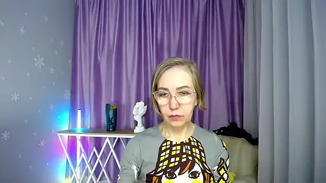 queen a n i online show from November 9, 2025, 11:25 am