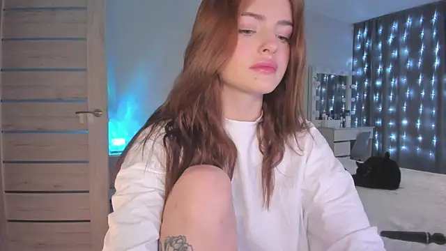 Snapshot of KylieStarrr chatting on February 25, 2025, 3:20 am KylieStarrr online show from February 25, 2025, 3:20 am