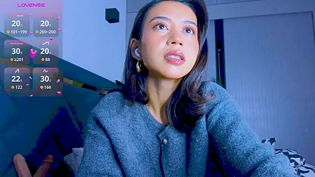 Mia Tin online show from September 19, 2025, 2:54 pm