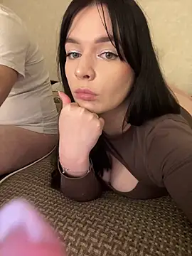 Snapshot of HellMoor chatting on February 6, 2026, 12:12 pm HellMoor online show from February 6, 2026, 12:12 pm