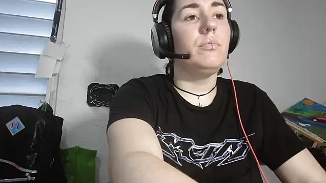 poppergirl69 online show from December 14, 2024, 9:02 pm