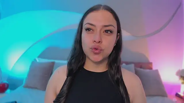 Nicolle W online show from March 10, 2026, 11:36 am