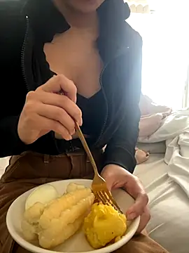 DulceMya6 online show from November 3, 2025, 12:42 pm