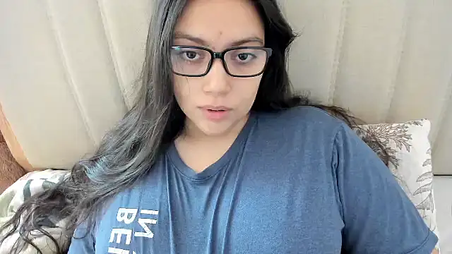 Snapshot of roniewester chatting on February 20, 2026, 12:51 pm roniewester online show from February 20, 2026, 12:51 pm