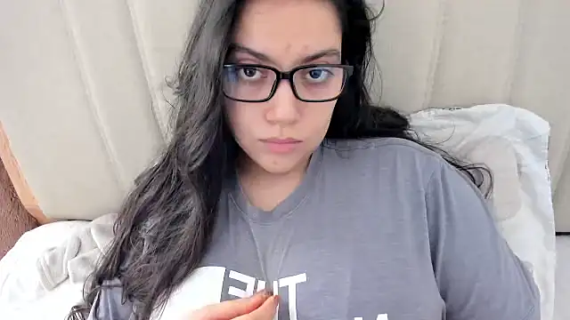 Snapshot of roniewester chatting on February 27, 2026, 2:39 pm roniewester online show from February 27, 2026, 2:39 pm