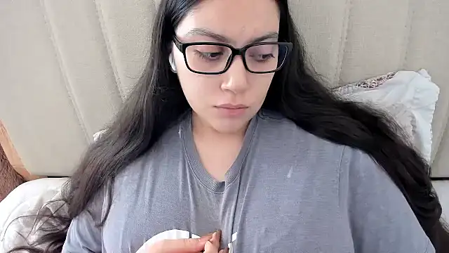 Snapshot of roniewester chatting on February 28, 2026, 2:50 pm roniewester online show from February 28, 2026, 2:50 pm