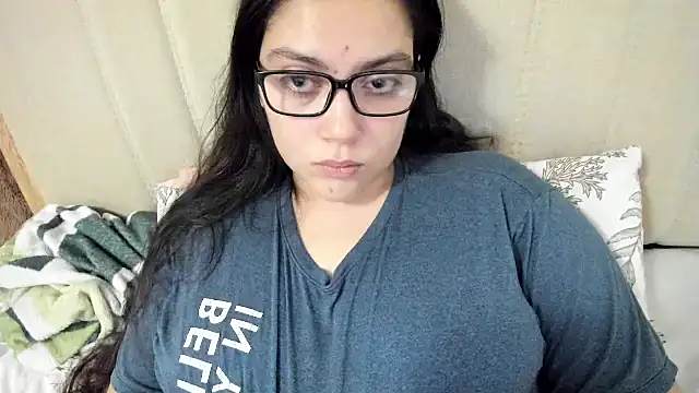 Snapshot of roniewester chatting on February 21, 2026, 12:56 am roniewester online show from February 21, 2026, 12:56 am