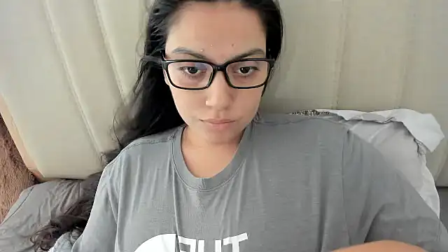 Snapshot of roniewester chatting on November 24, 2025, 2:17 pm roniewester online show from November 24, 2025, 2:17 pm