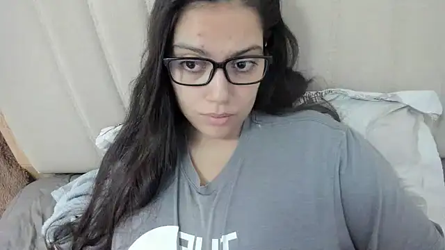 Snapshot of roniewester chatting on November 28, 2025, 2:17 pm roniewester online show from November 28, 2025, 2:17 pm