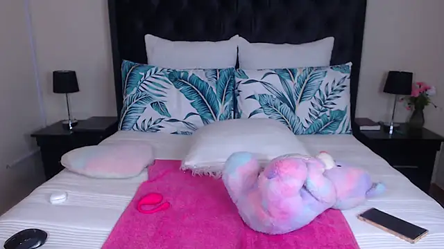 Snapshot of Sexynaughty_Gal chatting on December 19, 2024, 11:25 pm Sexynaughty Gal online show from December 19, 2024, 11:25 pm