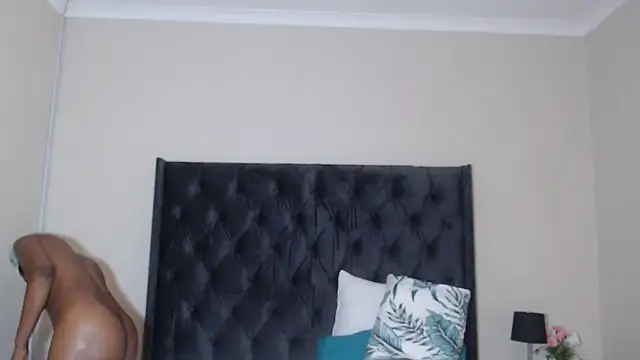 Snapshot of Sexynaughty_Gal chatting on December 17, 2024, 8:21 pm Sexynaughty Gal online show from December 17, 2024, 8:21 pm