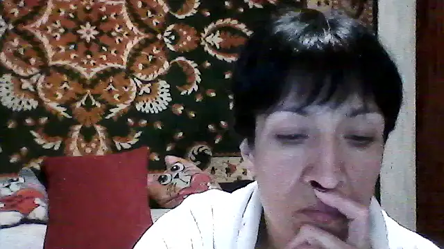 SunnyAmorre online show from April 1, 2026, 1:41 pm