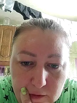 Snapshot of Rini333 chatting on May 2, 2026, 9:36 am Rini333 online show from May 2, 2026, 9:36 am