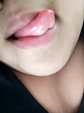 Srishtijain51 online show from February 16, 2025, 5:26 am