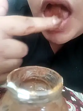 Srishtijain51 online show from February 16, 2025, 10:43 am