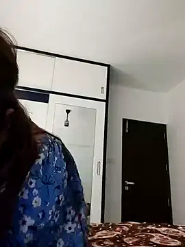 Srishtijain51 online show from February 2, 2025, 7:35 pm