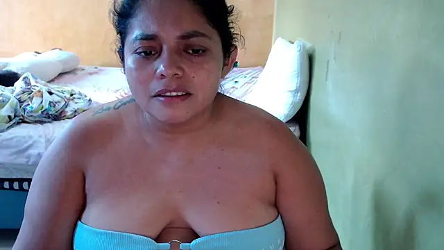 Snapshot of yulieth_bbw chatting on June 1, 2026, 11:32 am yulieth bbw online show from June 1, 2026, 11:32 am