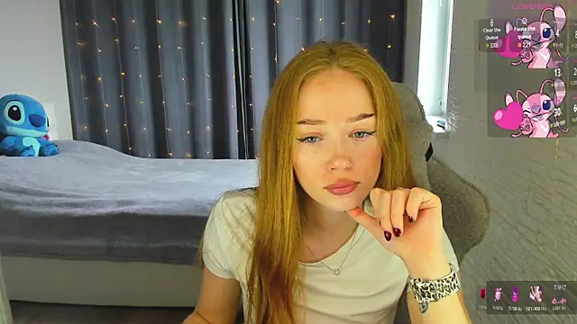 Snapshot of Hot_Mia_ chatting on June 12, 2026, 9:07 am Hot Mia online show from June 12, 2026, 9:07 am