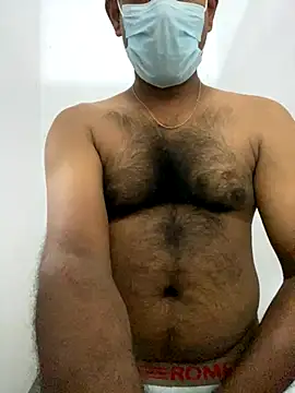 Snapshot of MALEHYPER chatting on November 7, 2025, 5:56 am MALEHYPER online show from November 7, 2025, 5:56 am