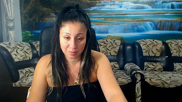 Snapshot of MoistMady chatting on October 12, 2025, 8:10 pm MoistMady online show from October 12, 2025, 8:10 pm