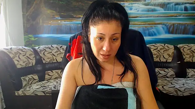 Snapshot of MoistMady chatting on March 9, 2026, 1:36 pm MoistMady online show from March 9, 2026, 1:36 pm