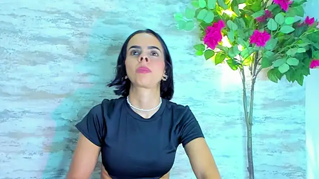 Amelia Myers online show from October 4, 2025, 7:48 pm