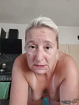 Snapshot of GeileEstelle chatting on August 4, 2026, 5:56 am GeileEstelle online show from August 4, 2026, 5:56 am
