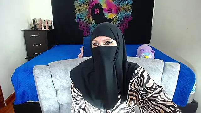 evelyn  salah online show from November 30, 2025, 5:25 pm