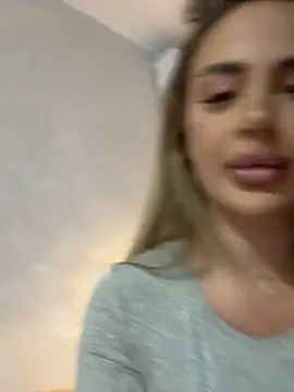 AshleySinn online show from October 29, 2025, 4:50 pm