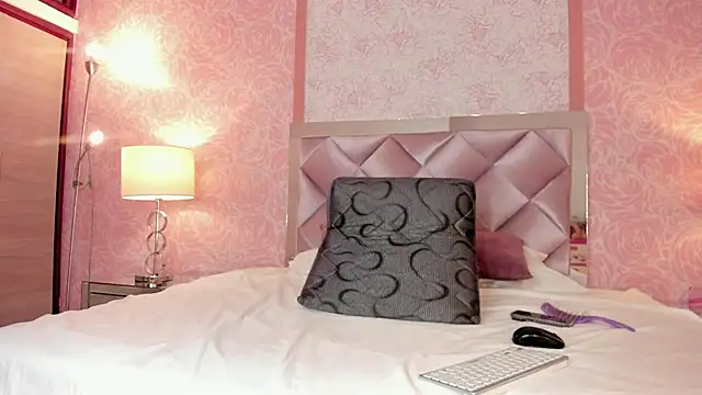 Scarleett 22 online show from November 29, 2025, 8:09 pm