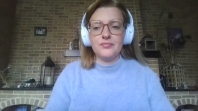 LiquidLeonie online show from July 2, 2026, 5:24 am