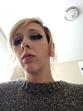 Snapshot of AmethystFoxx chatting on May 6, 2026, 9:30 pm AmethystFoxx online show from May 6, 2026, 9:30 pm