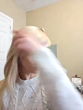 AmethystFoxx online show from October 29, 2025, 7:35 pm