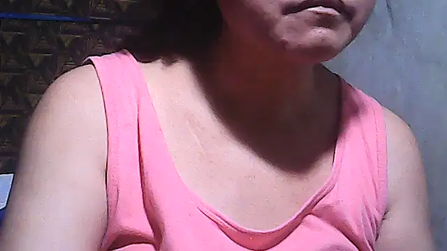 sweetsosie18 online show from April 13, 2026, 11:47 am