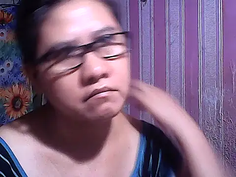 Snapshot of sweetsosie18 chatting on October 17, 2025, 11:34 am sweetsosie18 online show from October 17, 2025, 11:34 am
