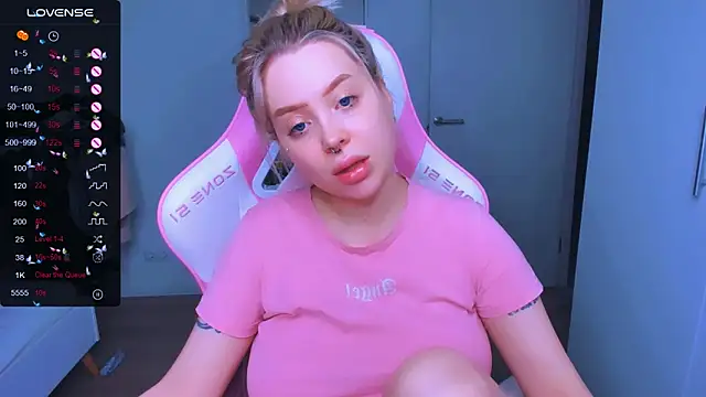 MonaLauu online show from February 6, 2025, 2:22 am