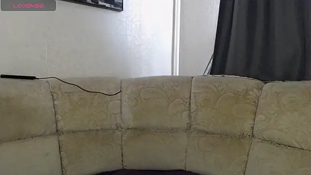 LiyaSilve online show from November 30, 2025, 6:36 am