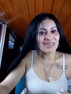 Tania mature online show from April 18, 2026, 4:53 pm