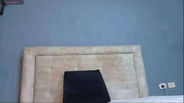 nicol snow online show from April 28, 2026, 1:26 pm
