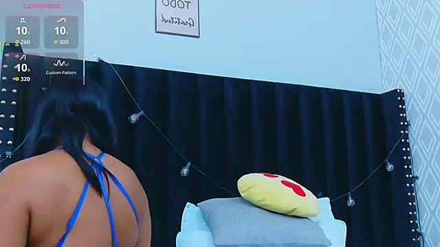 Snapshot of colombiamommy chatting on November 11, 2025, 12:44 pm colombiamommy online show from November 11, 2025, 12:44 pm