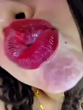 miafresa hot online show from December 13, 2025, 11:44 pm