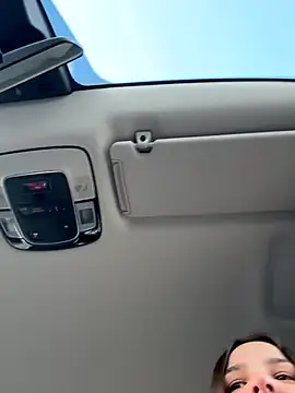 DoriDeluxe66 online show from October 31, 2025, 10:23 am