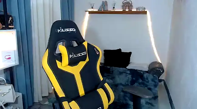 MarieLoveGlamorous online show from December 19, 2024, 12:34 am