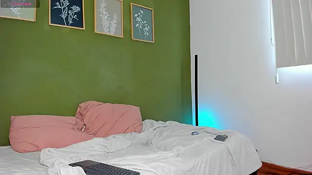 karlye 5 online show from April 9, 2026, 8:26 pm