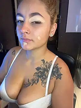 Snapshot of Emiily_W chatting on January 11, 2026, 11:50 am Emiily W online show from January 11, 2026, 11:50 am