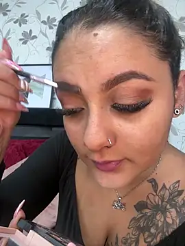 Snapshot of Emiily_W chatting on December 16, 2025, 9:24 am Emiily W online show from December 16, 2025, 9:24 am